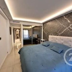 Property in Carre d'Or