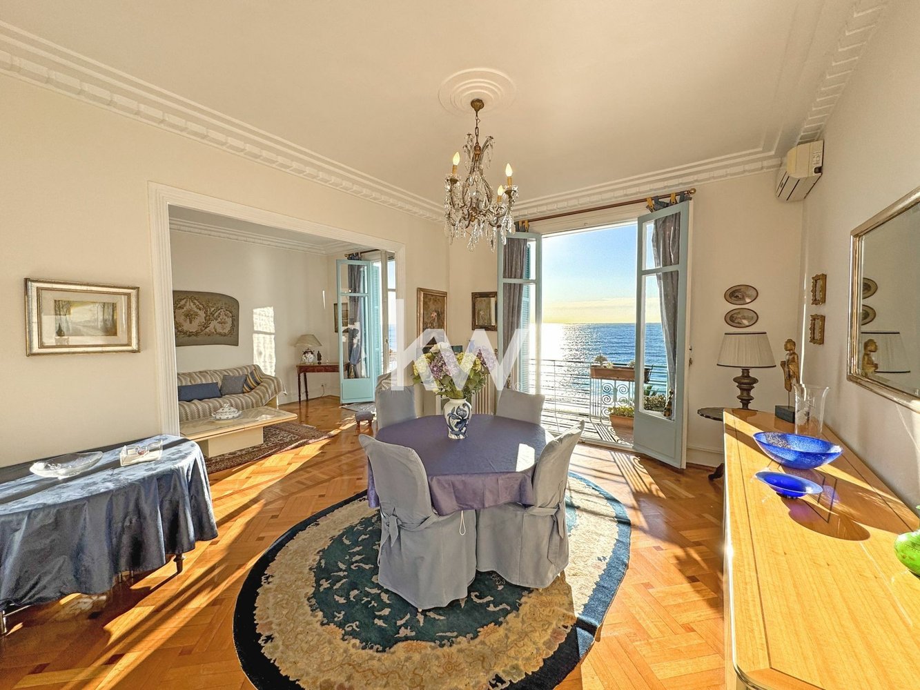 Property photo in Carre d'Or