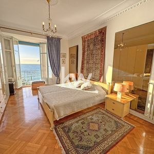 Property in Carre d'Or