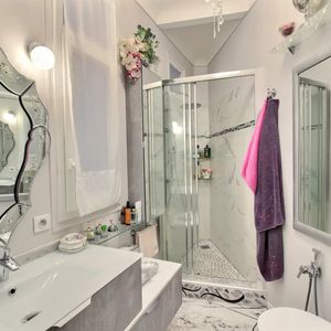 Property in Carre d'Or