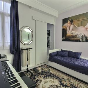 Property in Carre d'Or