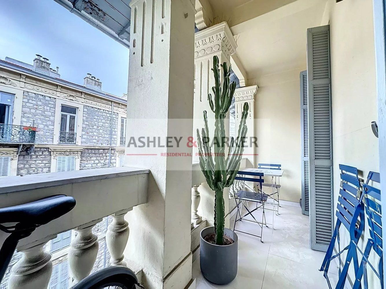 Property photo in Carre d'Or