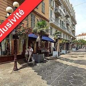 Property in Carre d'Or