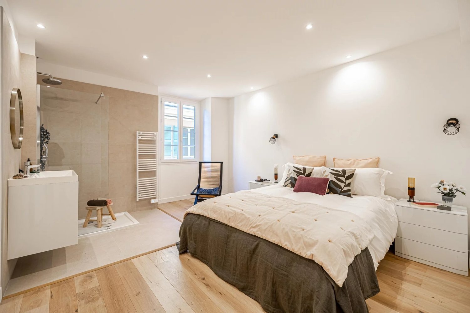 Property photo in Port