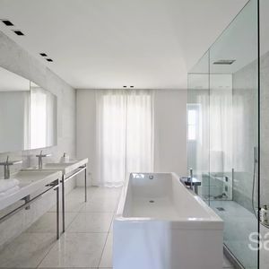 Property in Carre d'Argent