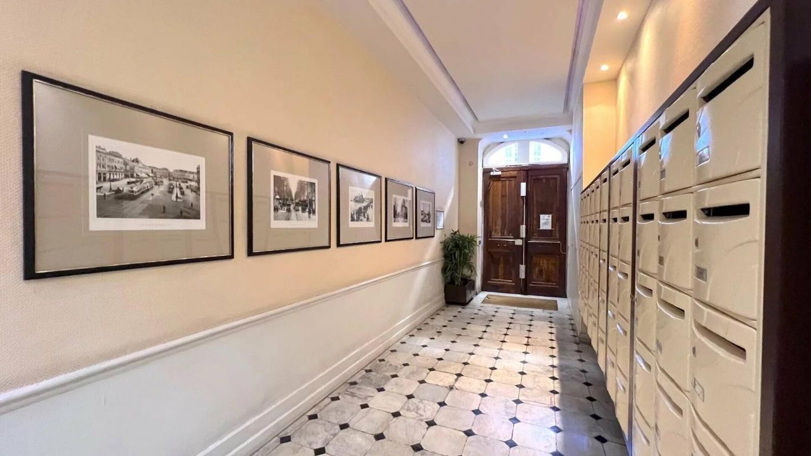 Property photo in Carre d'Argent