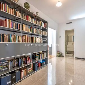 Property in Carre d'Argent