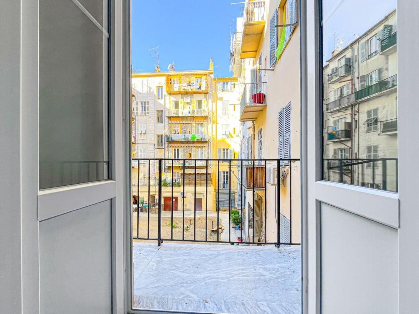 Property photo in Carre d'Argent