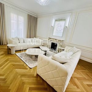 Property in Carre d'Argent