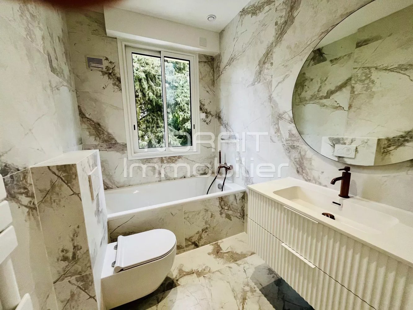 Property photo in Carre d'Argent