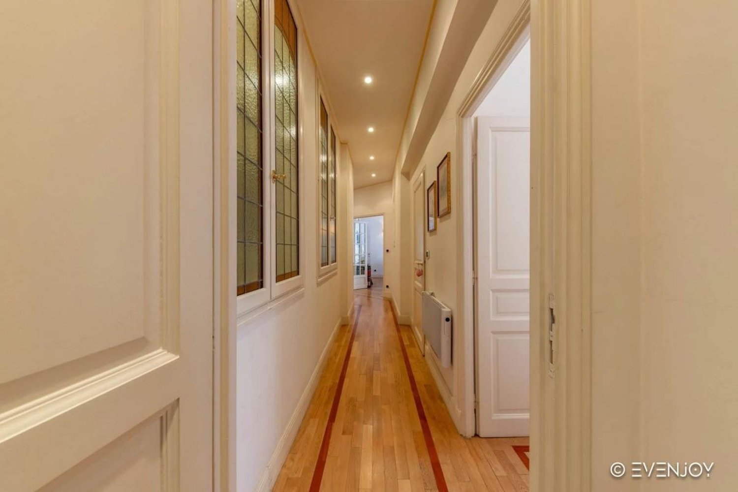 Property photo in Carre d'Or