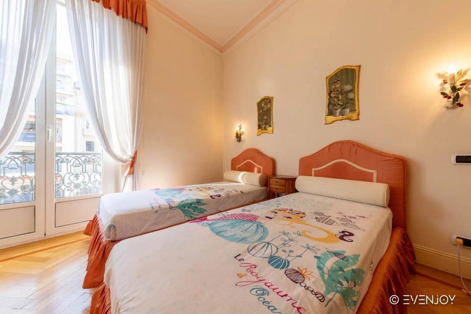 Property photo in Carre d'Or