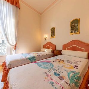 Property in Carre d'Or