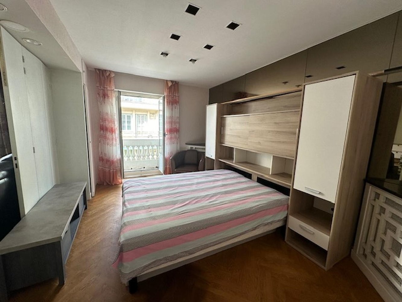 Property photo in Carre d'Or