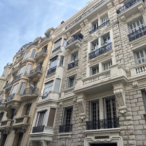 Property in Carre d'Or