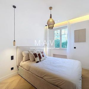 Property in Carre d'Or