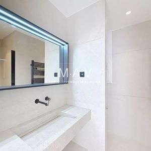 Property in Carre d'Or