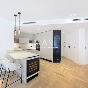 Property in Carre d'Or