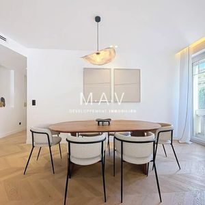 Property in Carre d'Or