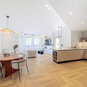 Property in Carre d'Or