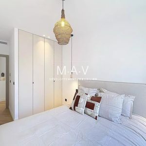 Property in Carre d'Or