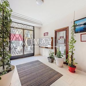 Property in Carre d'Or