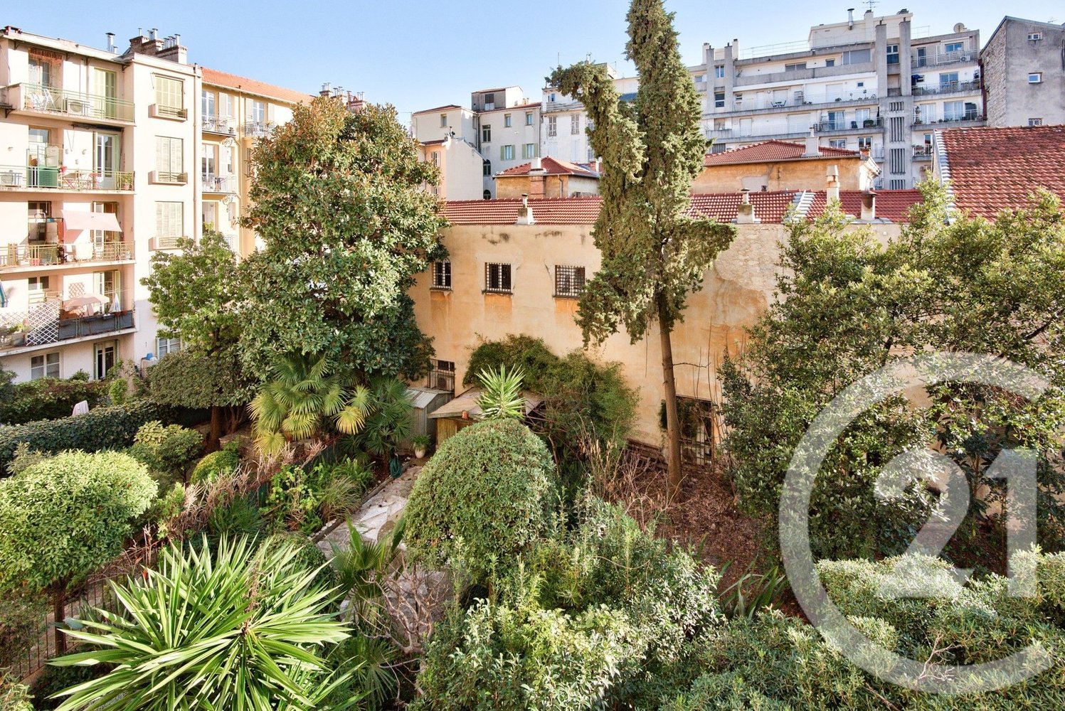 Property photo in Carre d'Or