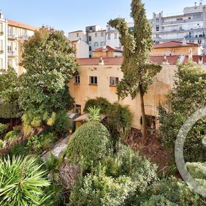 Property in Carre d'Or