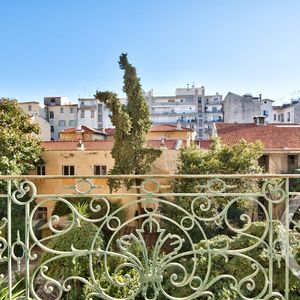 Property in Carre d'Or