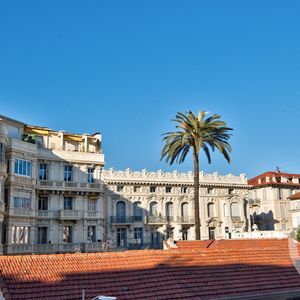 Property in Carre d'Or