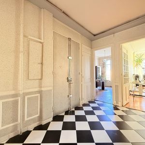 Property in Carre d'Or