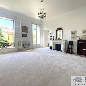 Property in Carre d'Or