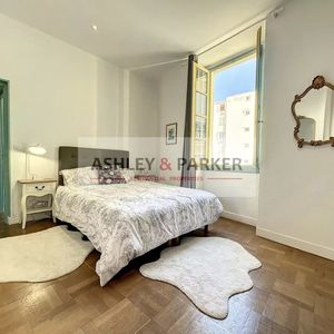 Property in Carre d'Or