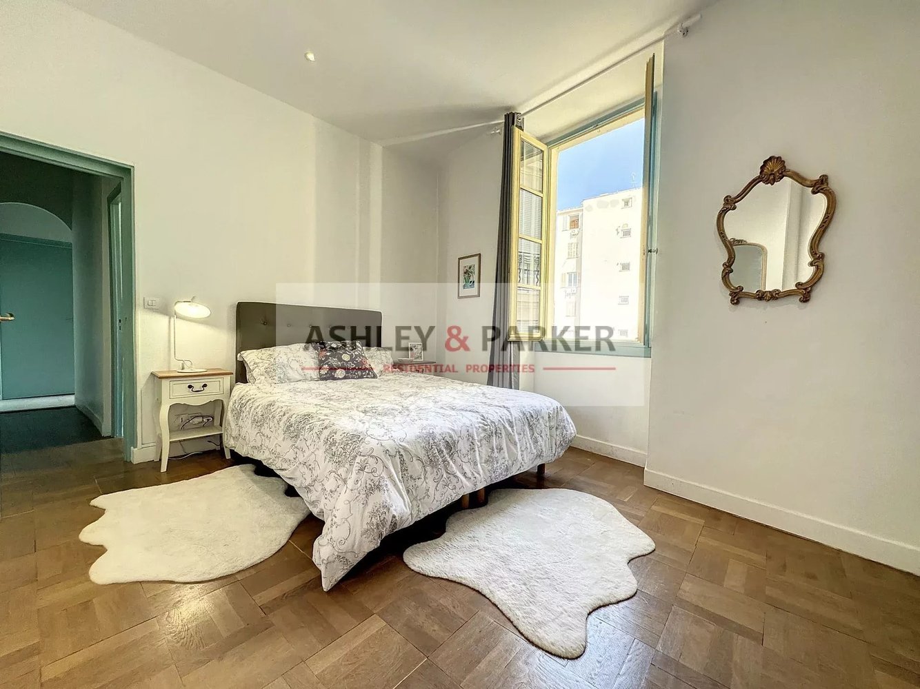 Property photo in Carre d'Or