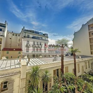 Property in Carre d'Or