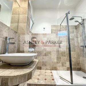 Property in Carre d'Or