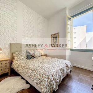 Property in Carre d'Or