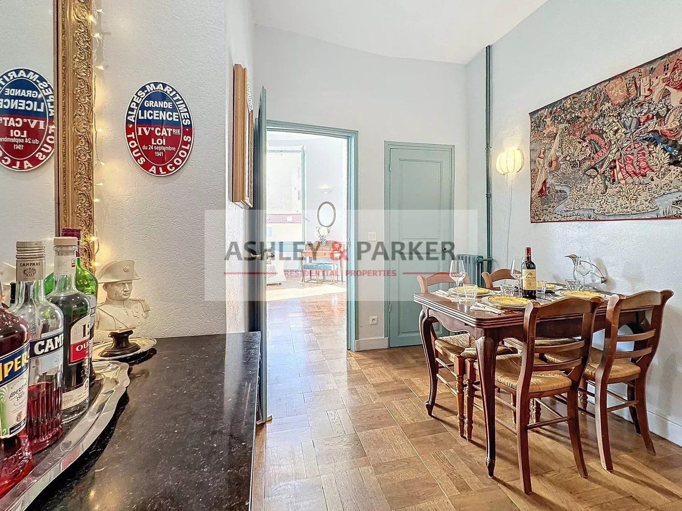 Property photo in Carre d'Or