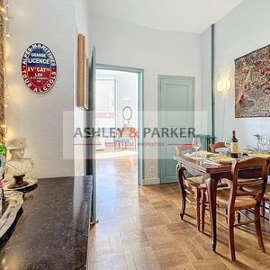 Property in Carre d'Or