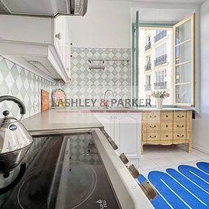 Property in Carre d'Or