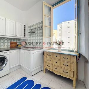 Property in Carre d'Or