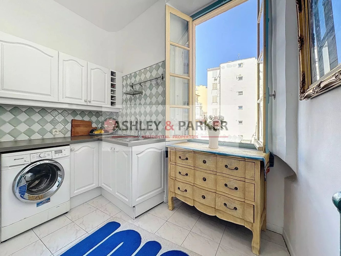 Property photo in Carre d'Or