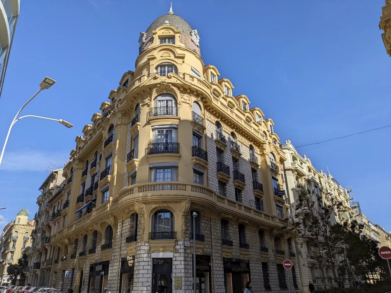 Property photo in Carre d'Or