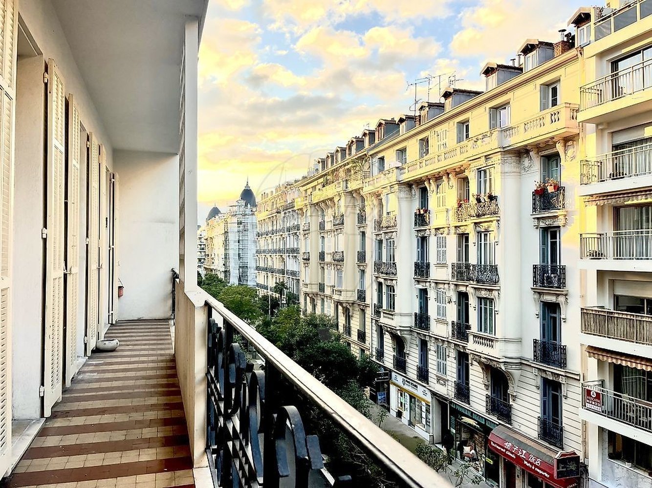 Property photo in Carre d'Or