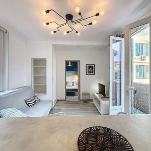 Property in Carre d'Or