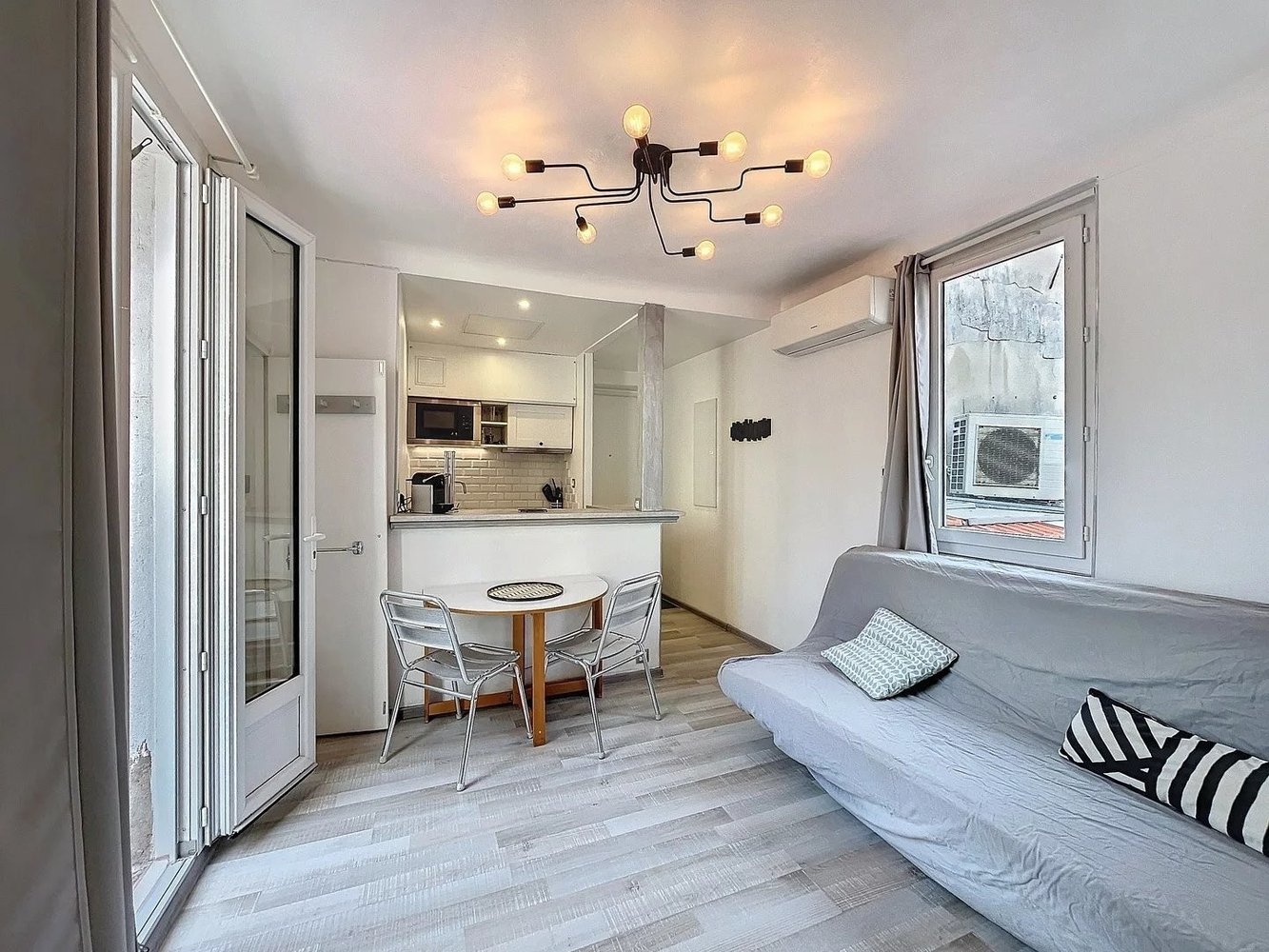 Property photo in Carre d'Or