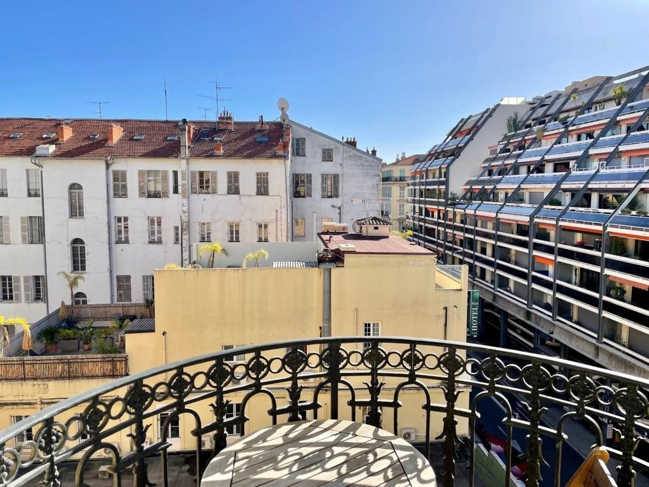 Property photo in Carre d'Or