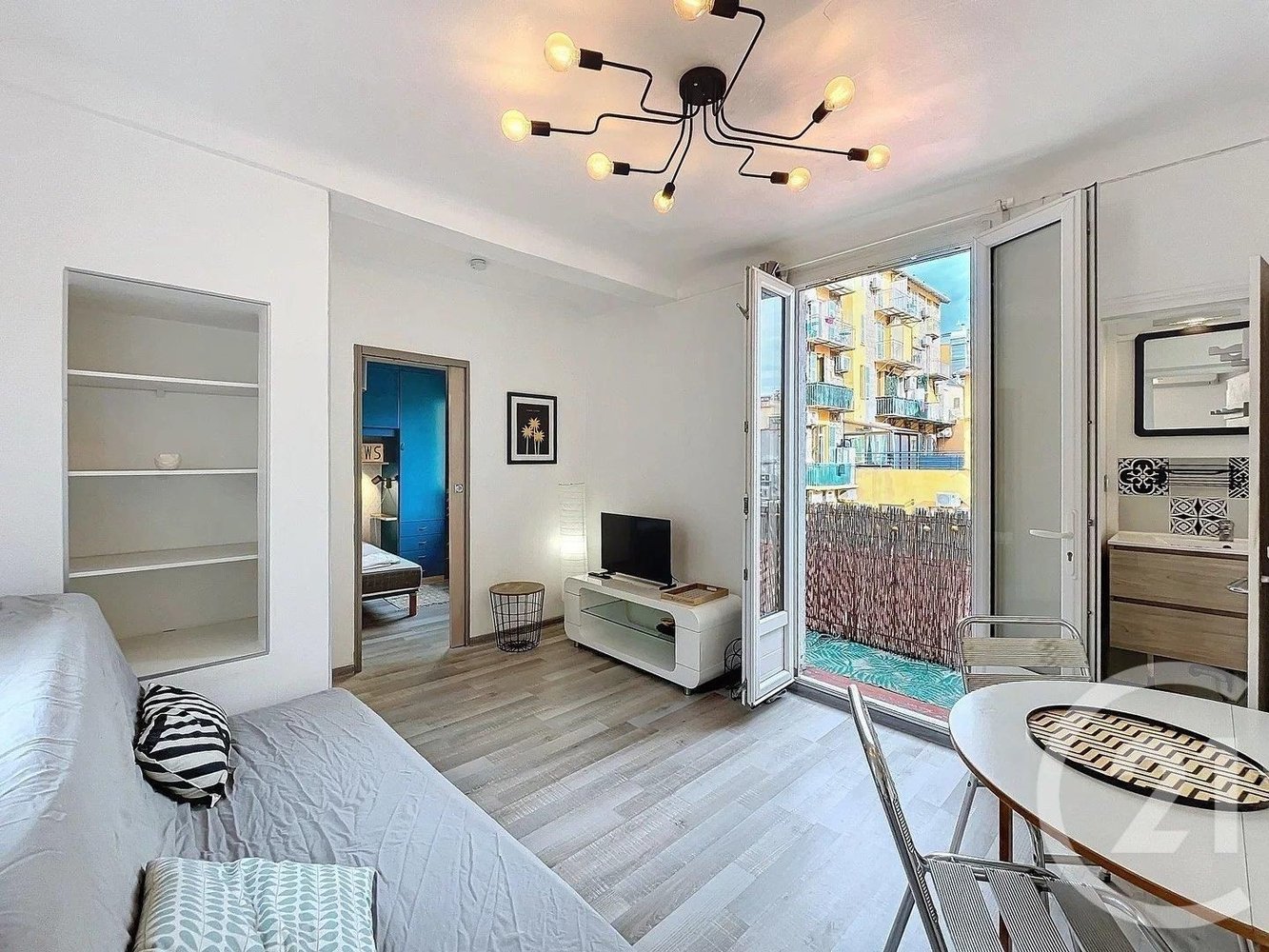 Property photo in Carre d'Or