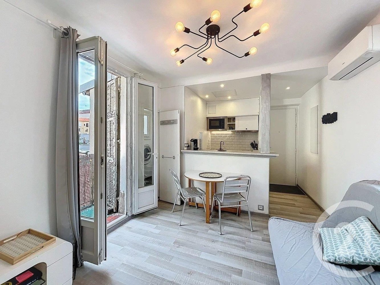 Property photo in Carre d'Or