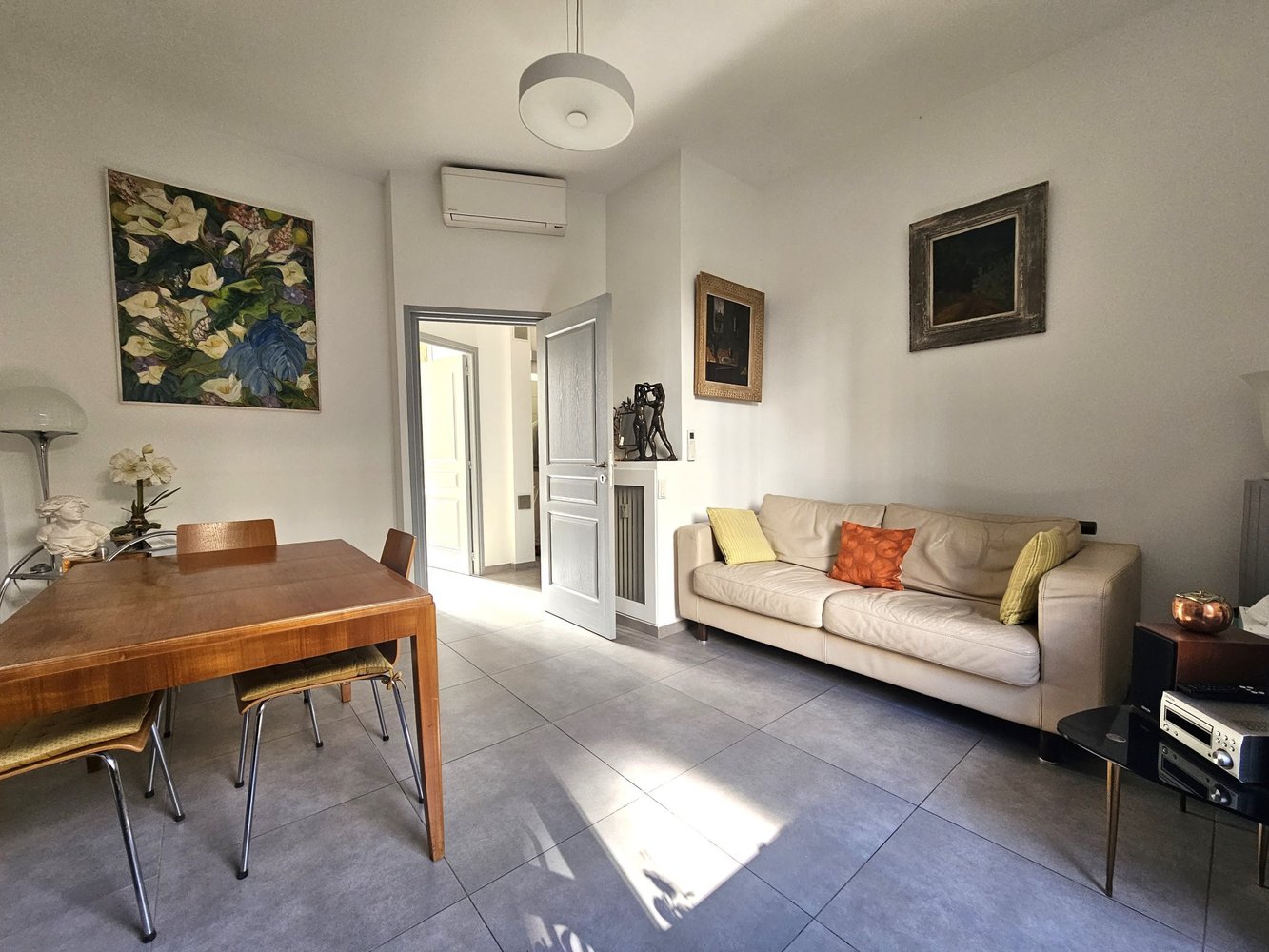 Property photo in Carre d'Or